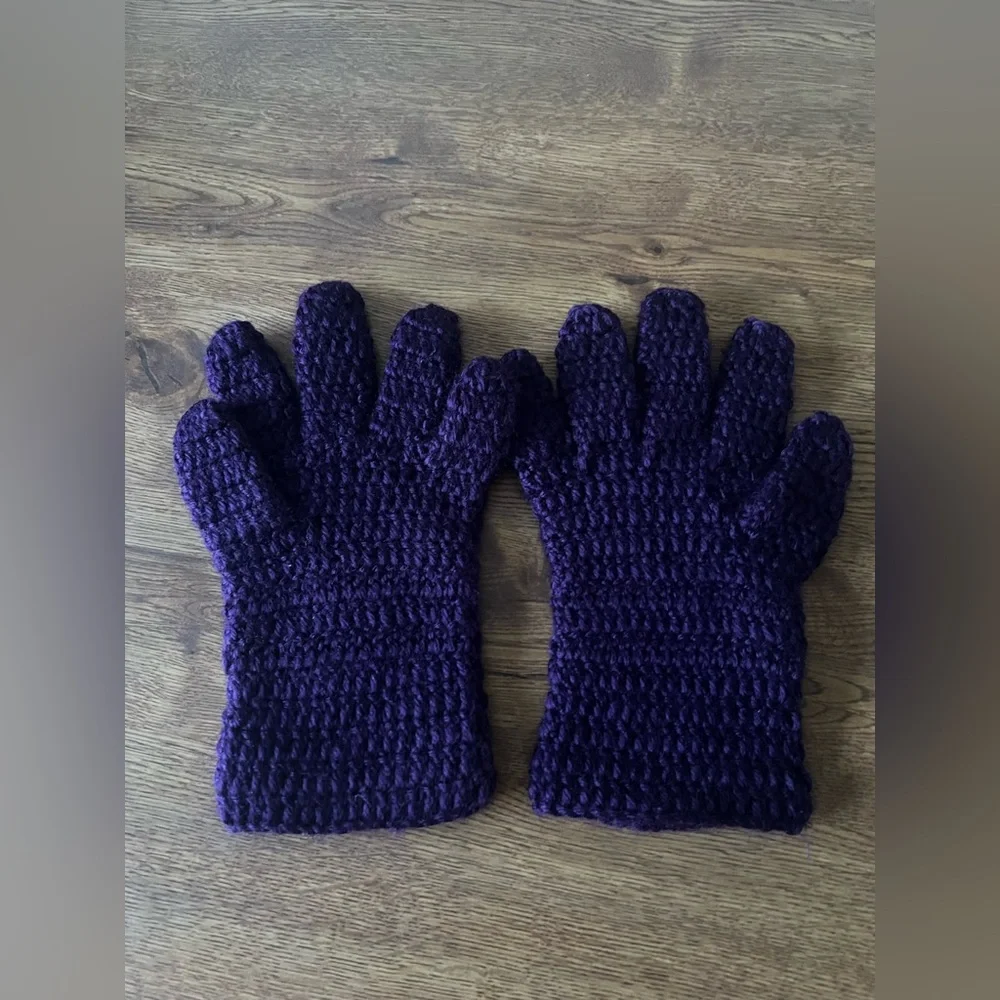 Womens new handmade crochet gloves